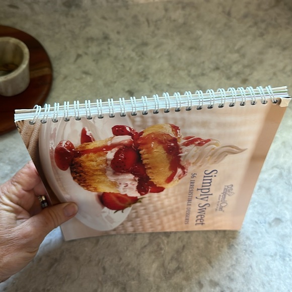 THE PAMPERED CHEF DESSERT COOKBOOK - Picture 5 of 5
